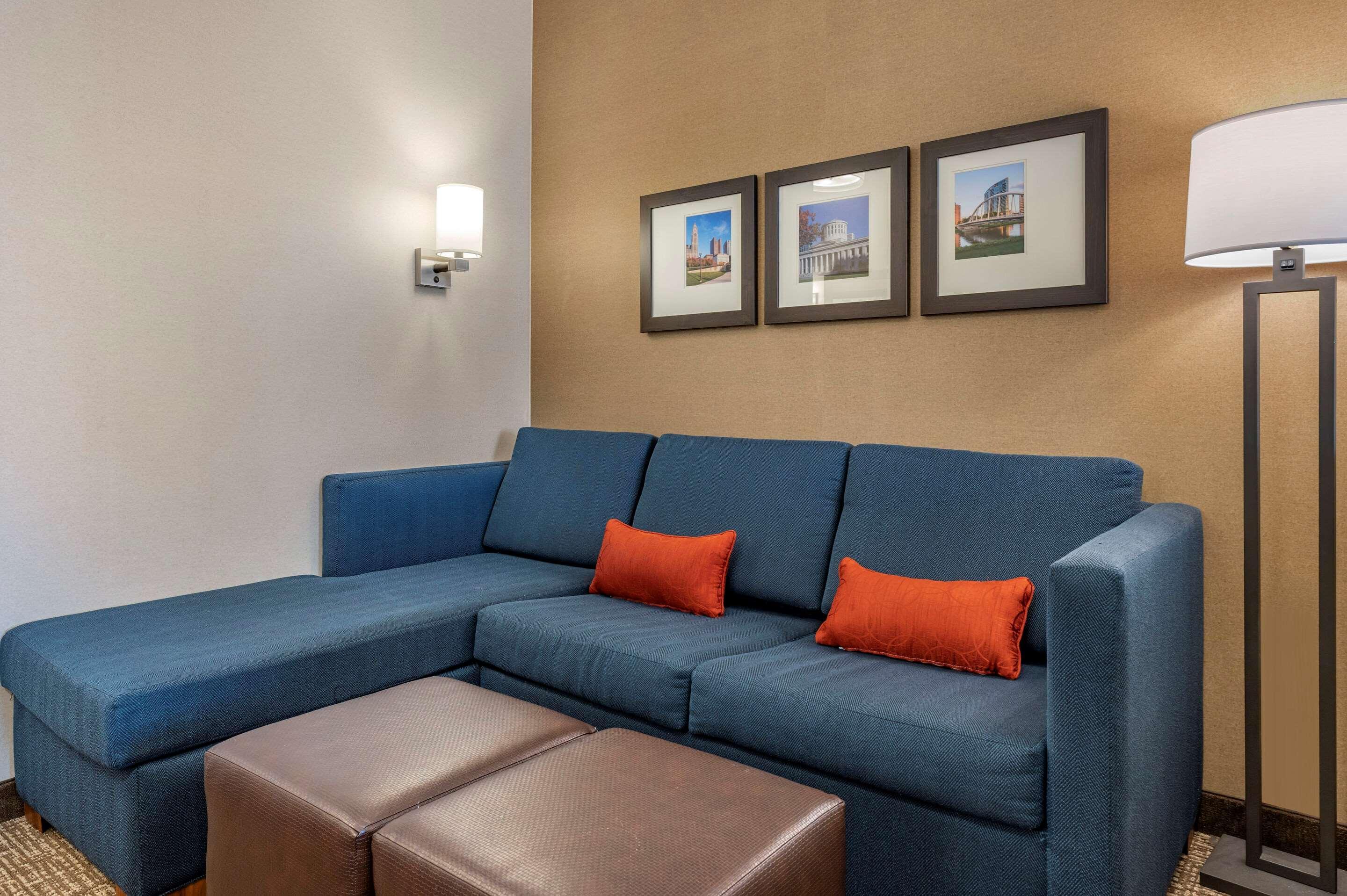 Comfort Suites Columbus Airport Exterior foto